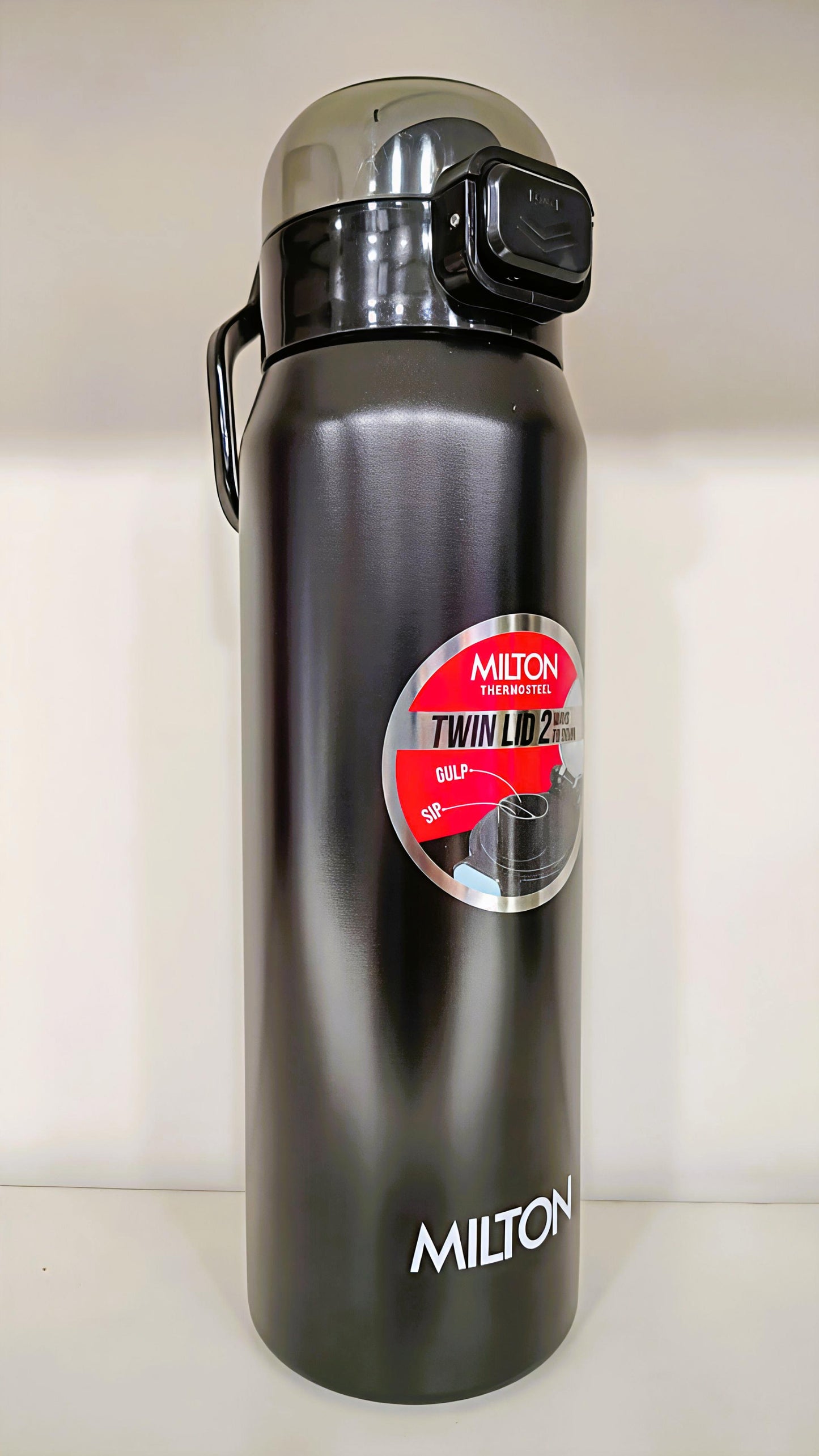 Milton Dual Flow 600 Thermal Vacuum Insulated Bottle with Straw