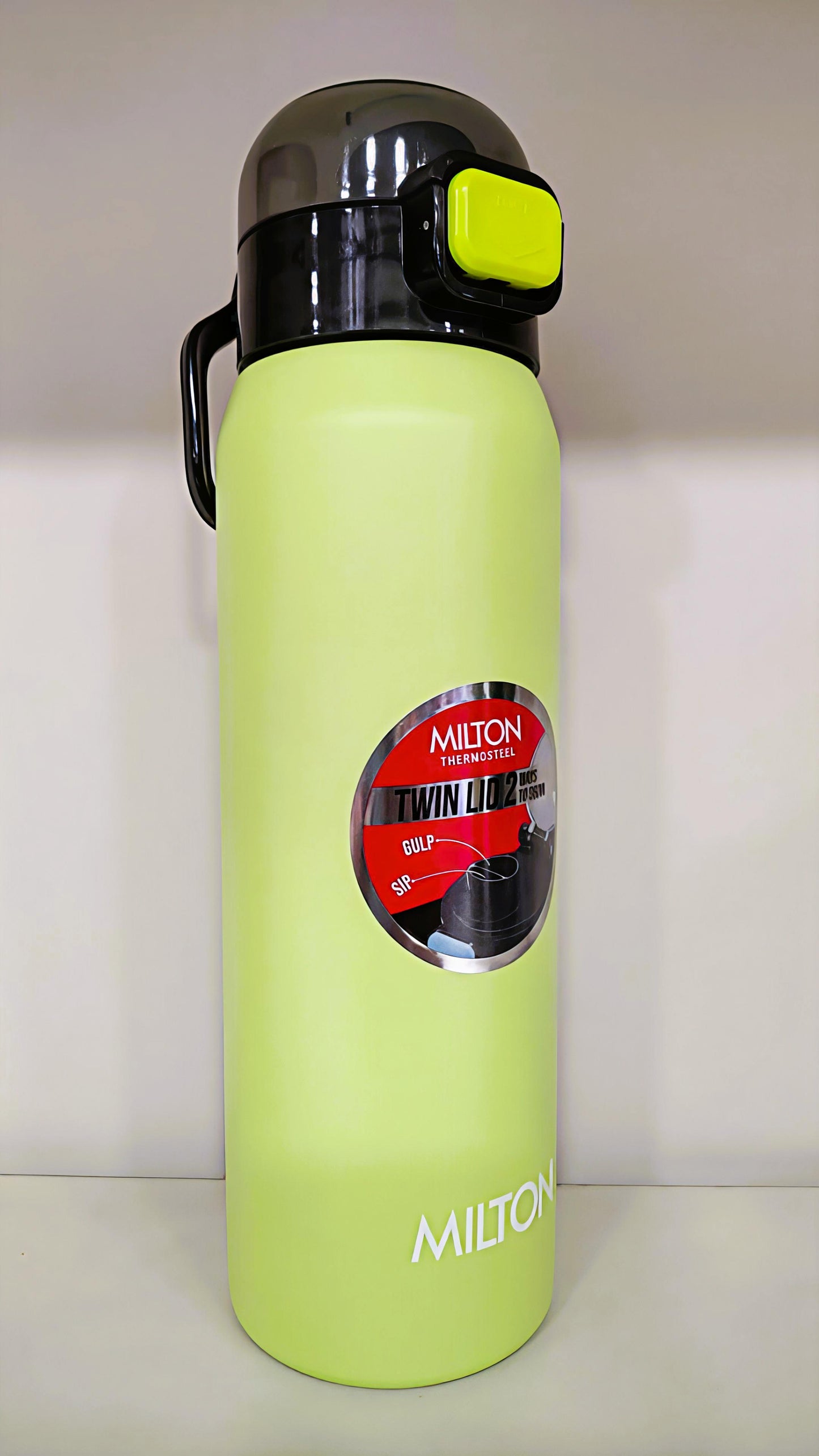 Milton Dual Flow 600 Thermal Vacuum Insulated Bottle with Straw